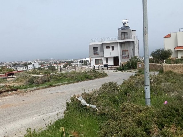 ALLE INFRASTRUKTUREN IN KYRENIA CHATALKÖY SIND FERTIG SPEKTAKULÄRE 4 STÜCK LAND MIT BLICK AUF DIE BERGE UND DAS MEER ** 