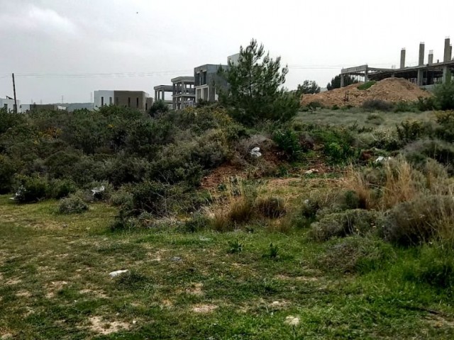 ALLE INFRASTRUKTUREN IN KYRENIA CHATALKÖY SIND FERTIG SPEKTAKULÄRE 4 STÜCK LAND MIT BLICK AUF DIE BERGE UND DAS MEER ** 