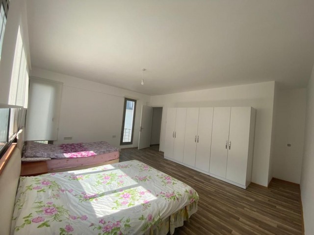 Kyrenia Chatalköy 3 + 1 Penthouse Zu Vermieten ** 