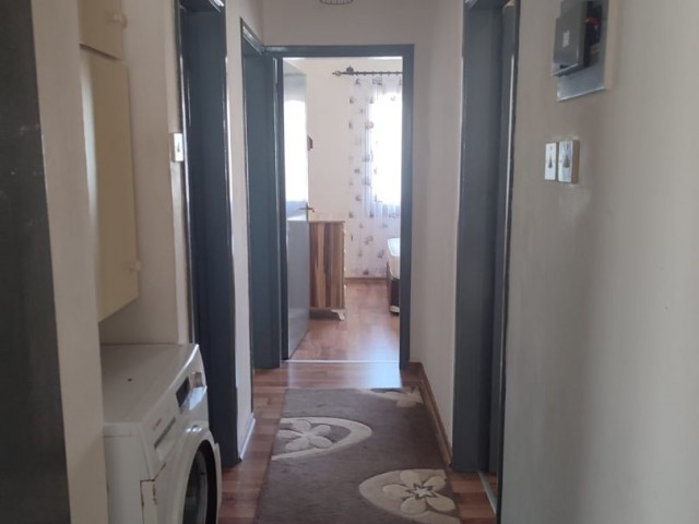 Kyrenia Zentrum 3 + 1 Wohnung Zu Verkaufen ** 