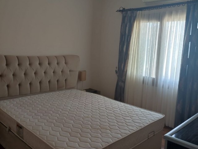 Kyrenia Zentrum 3 + 1 Wohnung Zu Verkaufen ** 