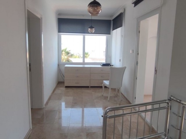 Kyrenia Ozanköy 4 + 1 Villa Zu Verkaufen ** 