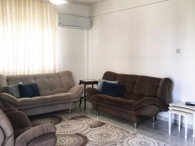 Kyrenia Turk Mahallesi 2 + 1 Wohnung Zu Verkaufen ** 