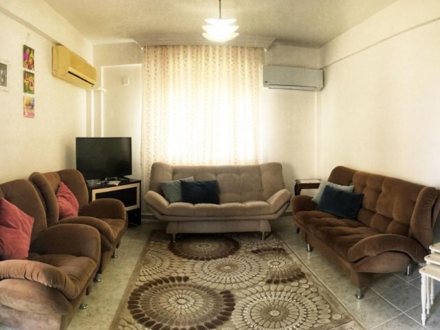 Kyrenia Turk Mahallesi 2 + 1 Wohnung Zu Verkaufen ** 