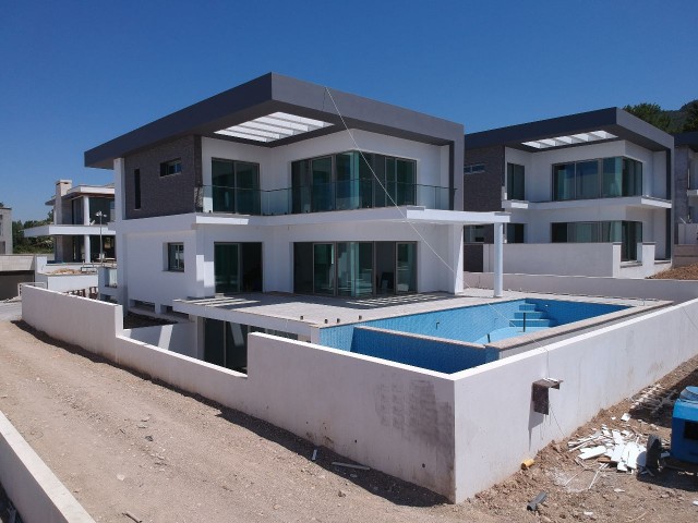 4 + 1 Villas for Sale Near the Center of Kyrenia ** 