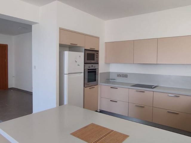 3+1 Wohnung Zum Verkauf In Kyrenia Alsancak ** 