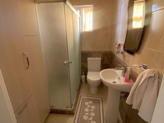 Kyrenia Zentrum 2 + 1 Wohnung Zu Verkaufen ** 