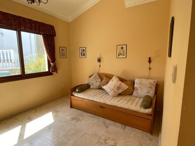 Kyrenia Esentepe 3 + 1 Villa For Sale ** 