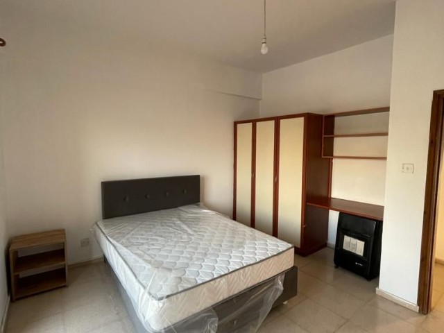 Nicosia Küçük Kaymakli 2 + 1 Apartment for Rent ** 