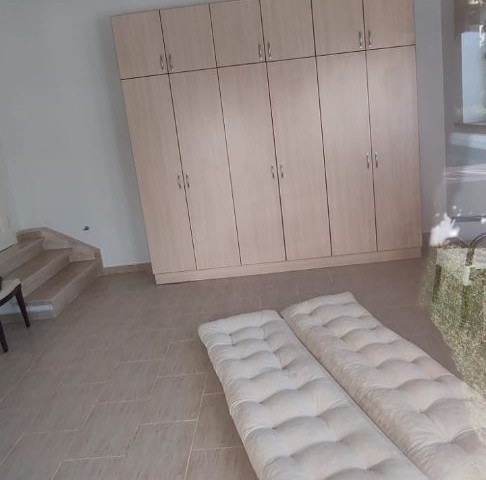 Girne Alsancak Bölgesinde 4+1 Satılık Villa