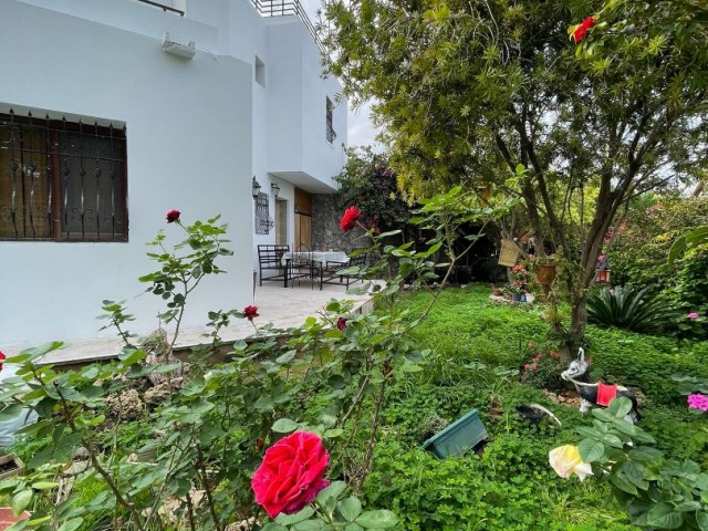 Detached House For Sale in Zeytinlik, Kyrenia