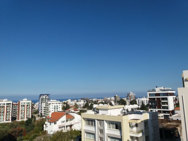 Girne / Merkezde ( Yukarı Girne) Yeni bitmiş 3+1 duplex penthouse