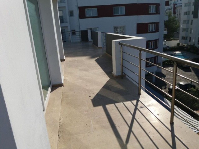 Girne / Merkezde ( Yukarı Girne) Yeni bitmiş 3+1 duplex penthouse