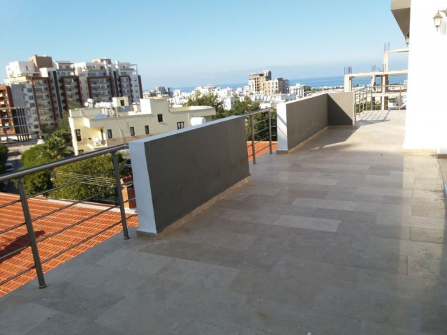 Girne / Merkezde ( Yukarı Girne) Yeni bitmiş 3+1 duplex penthouse