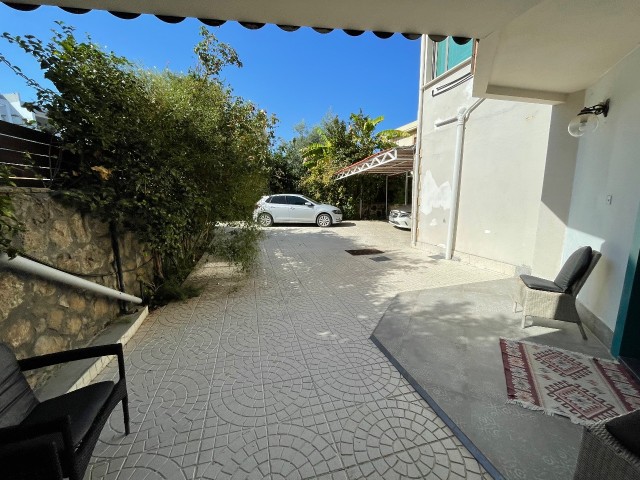 Freistehende 5+2-Villa mit eigenem Bad in jedem Zimmer, privatem Pool und Kamin in Alsancak