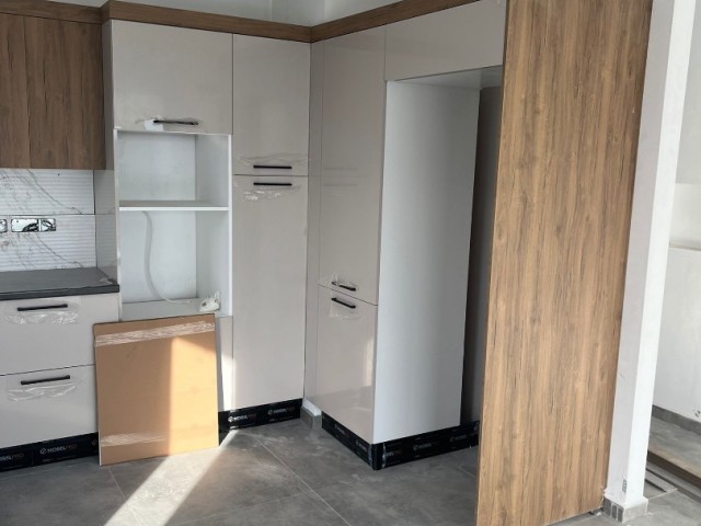 SATILIK. 4 HANELI APARTMANDA 195m2 TERASLI DAİRE.YENİKENT