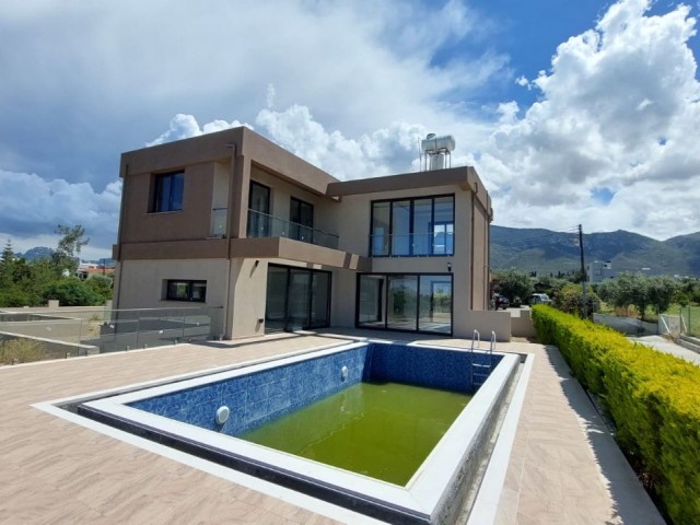 Neu fertiggestellte Villa in fußläufiger Entfernung zum Meer in Çatalköy, Kyrenia