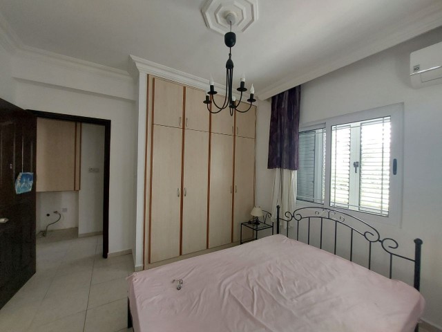 Geräumiges Apartment mit 3 Schlafzimmern im Zentrum von Kyrenia