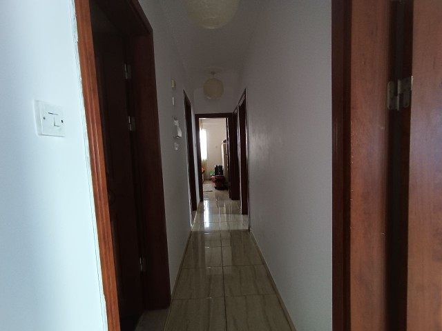 Flat for sale in Kyrenia Kashgar region, close to les embassadeurs hotel and the sea