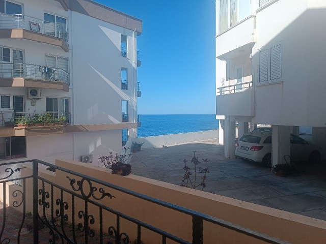 Flat for sale in Kyrenia Kashgar region, close to les embassadeurs hotel and the sea