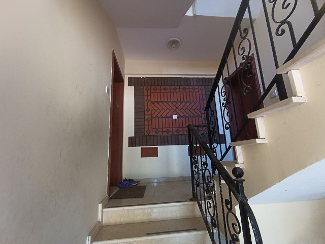 Flat for sale in Kyrenia Kashgar region, close to les embassadeurs hotel and the sea