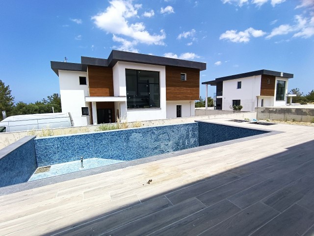 Villa im modernen Stil mit Meerblick in der Gegend von Kyrenia / Zeytinlik