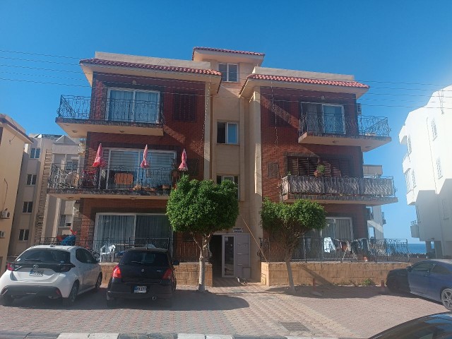 Apartment for sale in Kyrenia Lesambassdur, within walking distance to the hotel and the sea