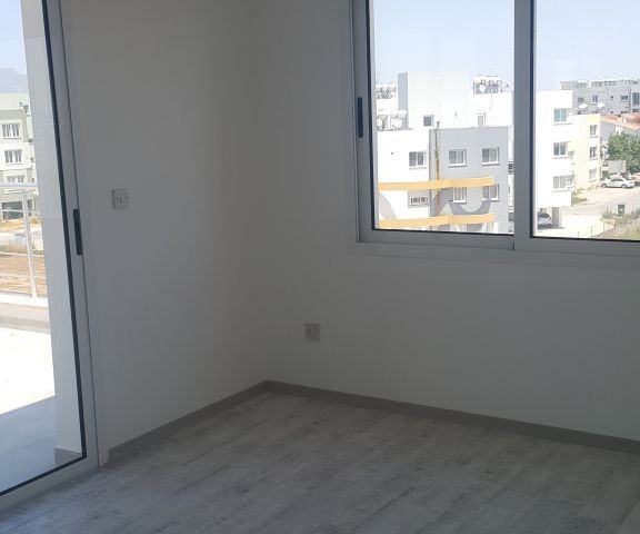 Gönyeli'de eşsiz manzarası ile penthouse.