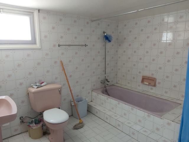 Lefkoşada kiralık geniş 3+1 daire.