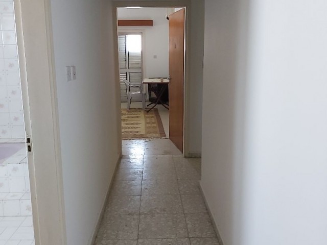 Lefkoşada kiralık geniş 3+1 daire.