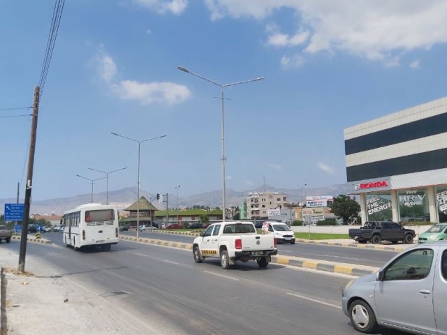 Lefkoşa kaymaklı bölgesinde ticari (antredepo) izinli iş yeri