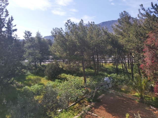 Detached house with garden for sale in Kyrenia Bogaz. 