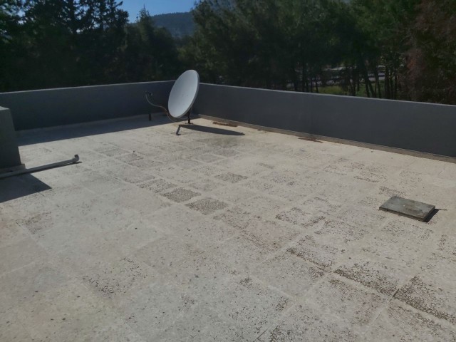 Freistehendes Haus mit Garten zu verkaufen in Kyrenia Bogaz. 