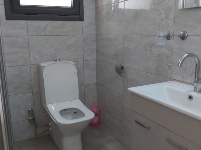 Lefkoşa Yenişehirde kiralık ful eşşalı 2+1 daire