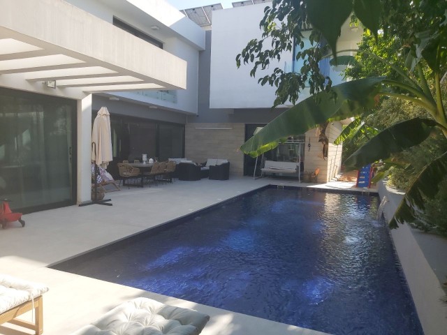 Luxury villa with pool for sale in Gonyeli