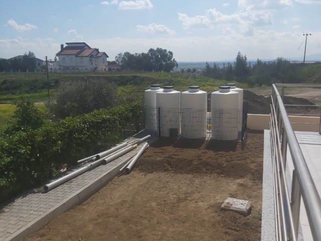 Keine überfüllten Wohnungen mehr!! 2+1 voll möblierte Wohnung mit Garten im Erdgeschoss zu vermieten in Aşıklar Hill, der anständigsten Gegend von Gönyeli