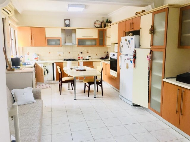 Semi Detached For Sale in Girne Merkez, Kyrenia