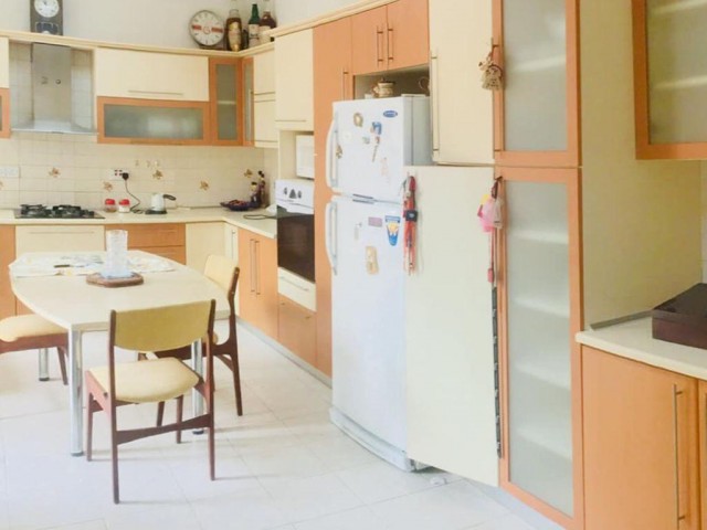 Semi Detached For Sale in Girne Merkez, Kyrenia