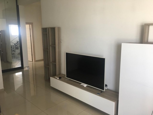 Girne Merkeze Yakın Gloria Jeans Arkası  2+1 Penthouse