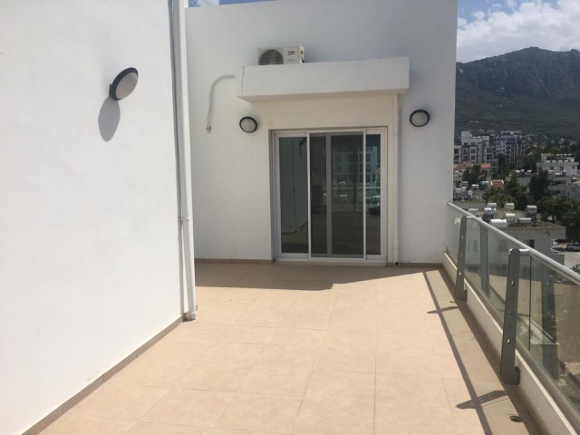 Penthouse Mieten in Girne Merkez, Kyrenia