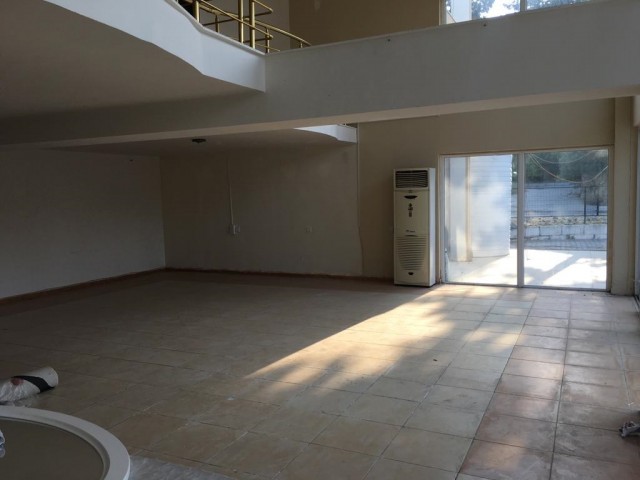 Shop To Rent in Girne Merkez, Kyrenia