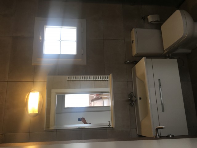 Lefkoşada Dereboyuna Yakın Yeni Bina Kiralık 2+1