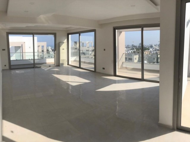 Luxurious 2+1 Penthouse in Kyrenia City Center