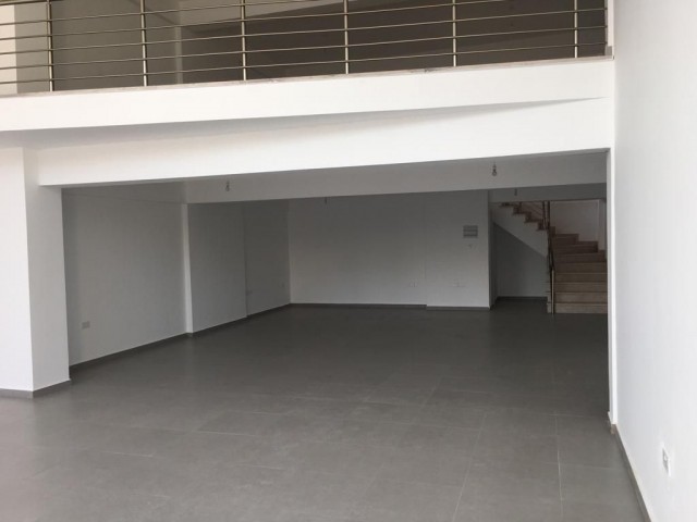 Lefkoşa Kolan Hastahanesi Yakını 240m2 Sende Katlı Kiralık Dükkan 