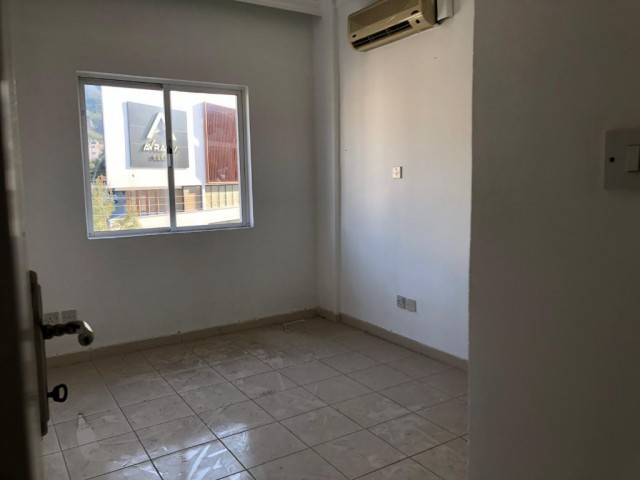 Flat To Rent in Girne Merkez, Kyrenia