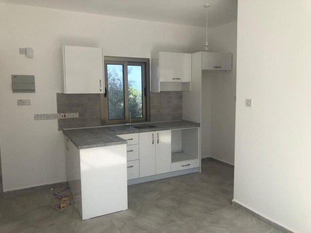 1+1 Wohnung Zum Verkauf Null Mit Terrasse Mit Meerblick In Kyrenia Olivenhain ** 