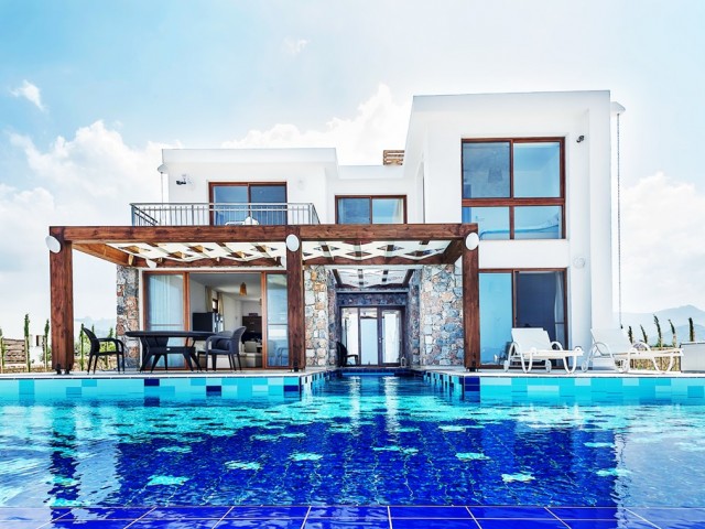 6 Bedroom Villa for sale 350 m² in Tatlısu, Mağusa, North Cyprus