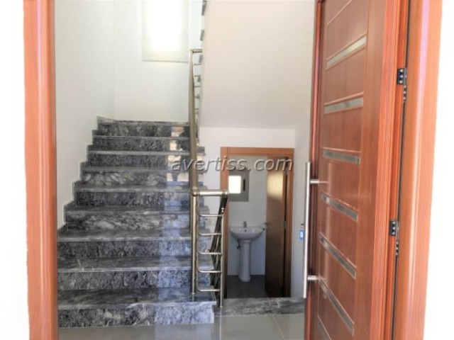 Villa Zum Verkauf In Kyrenia Alsancak 3 1 ** 