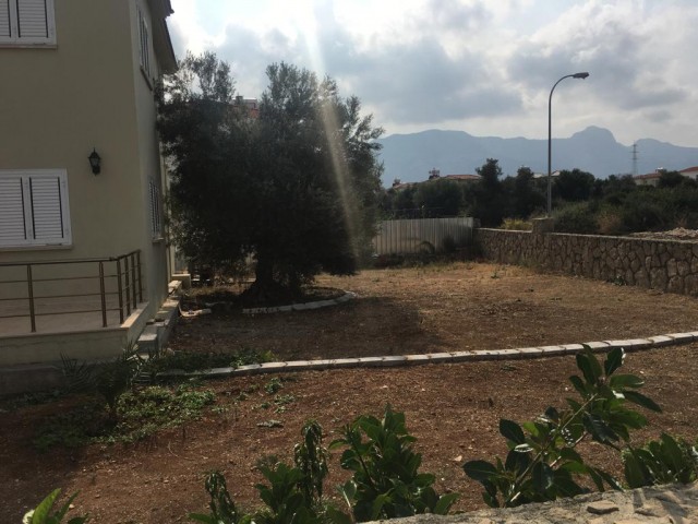 Kyrenia Chatalköy Zu Verkaufen Villa 4 1 ** 