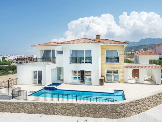 Villa Zu Verkaufen In Kyrenia Esentepe 5 1 ** 